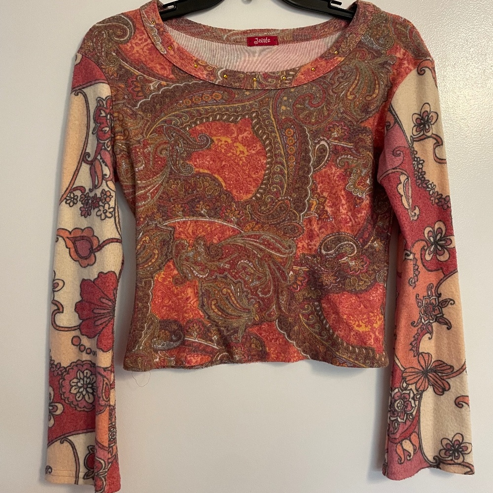 Cute paisley long-sleeve patterned top bratz